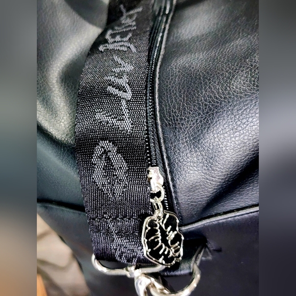 *RARE* BETSEY JOHNSON | Ombré Unicorn Weekender | Tote Bag - Picture 4 of 10